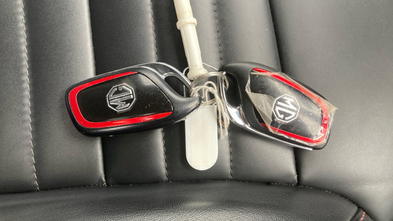 MG HS 1.5 T-GDI PHEV Trophy 5dr Auto Hatchback